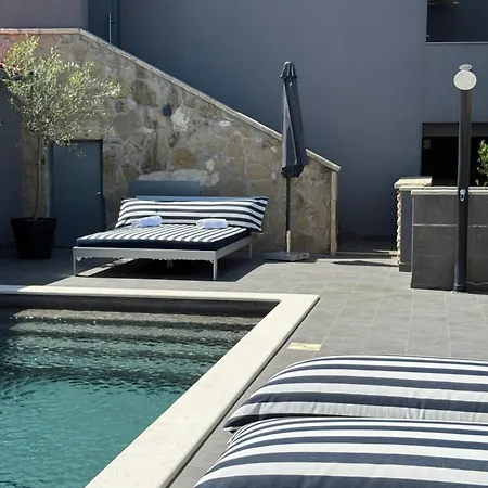 House S 빌라